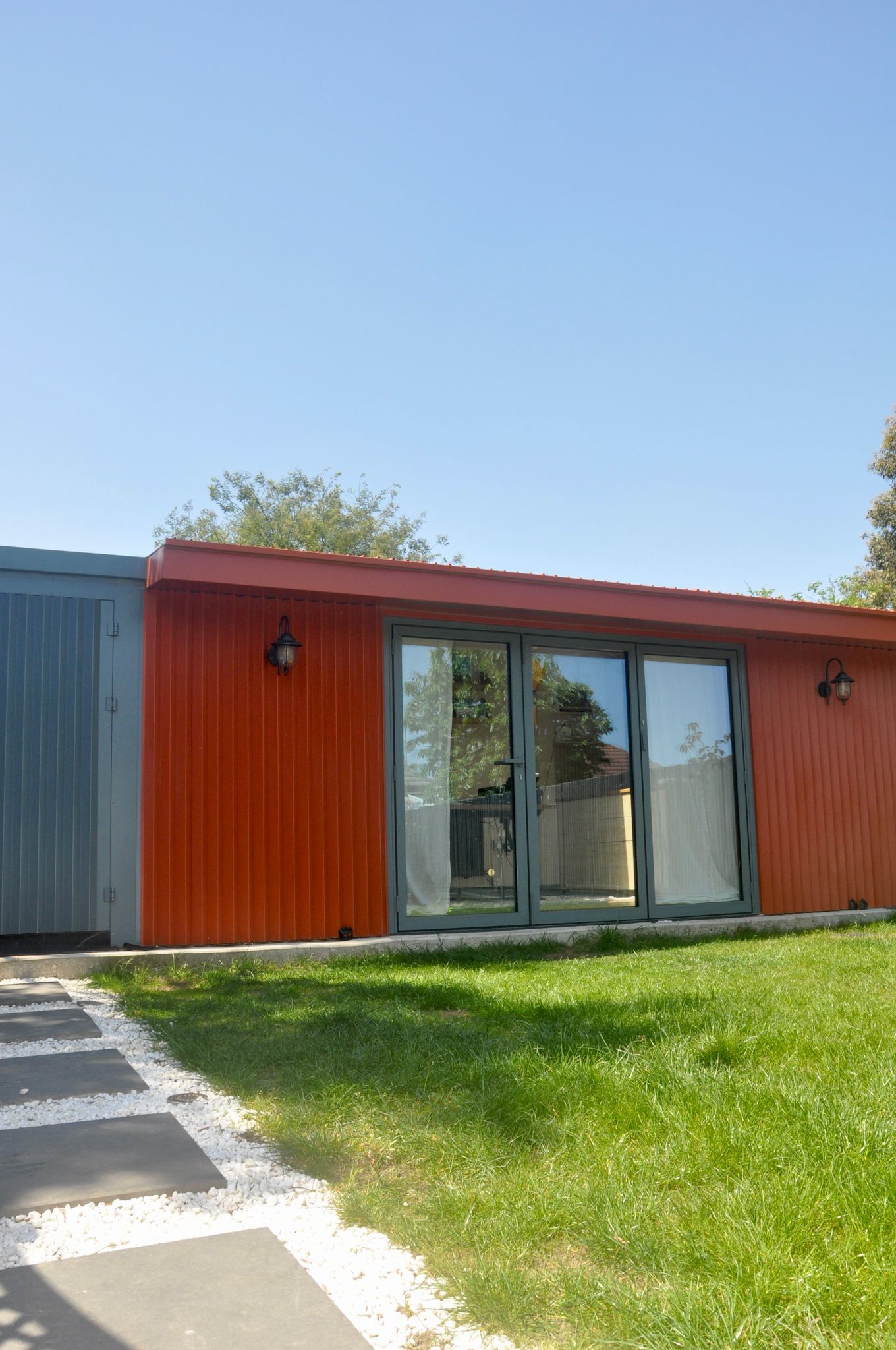 whatsapp-image-2025-12-18-at-16.43.38